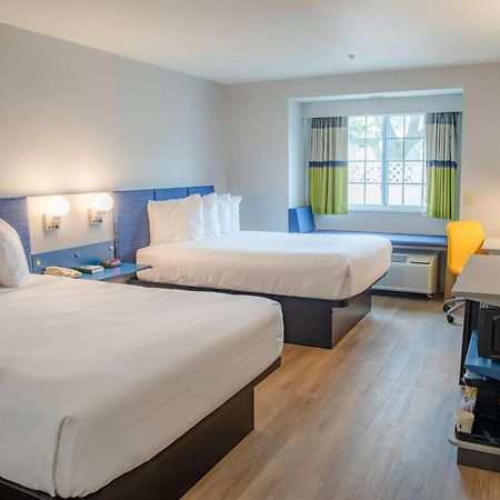 Microtel Inn & Suites By Wyndham Kingsland Naval Base I-95 Buitenkant foto