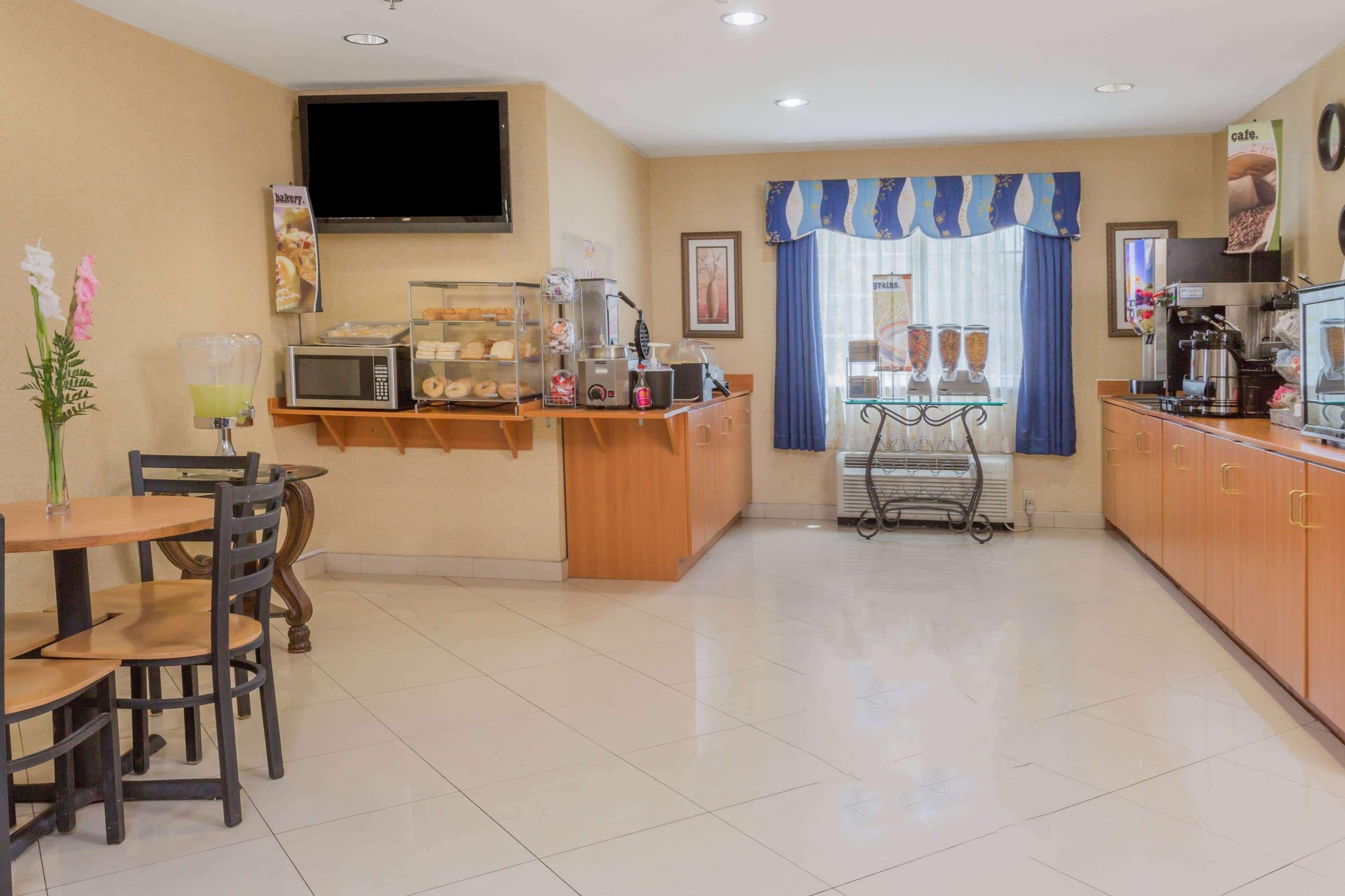 Microtel Inn & Suites By Wyndham Kingsland Naval Base I-95 Buitenkant foto