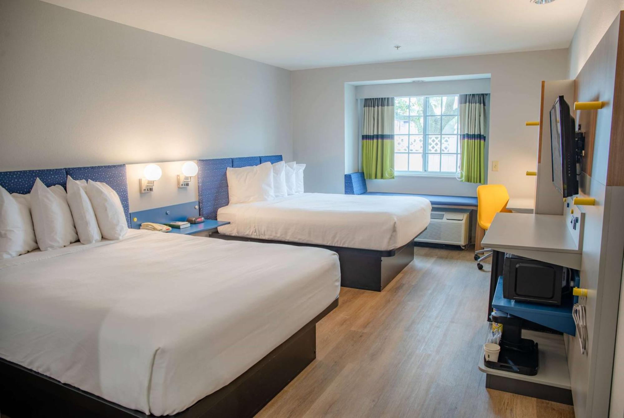 Microtel Inn & Suites By Wyndham Kingsland Naval Base I-95 Buitenkant foto