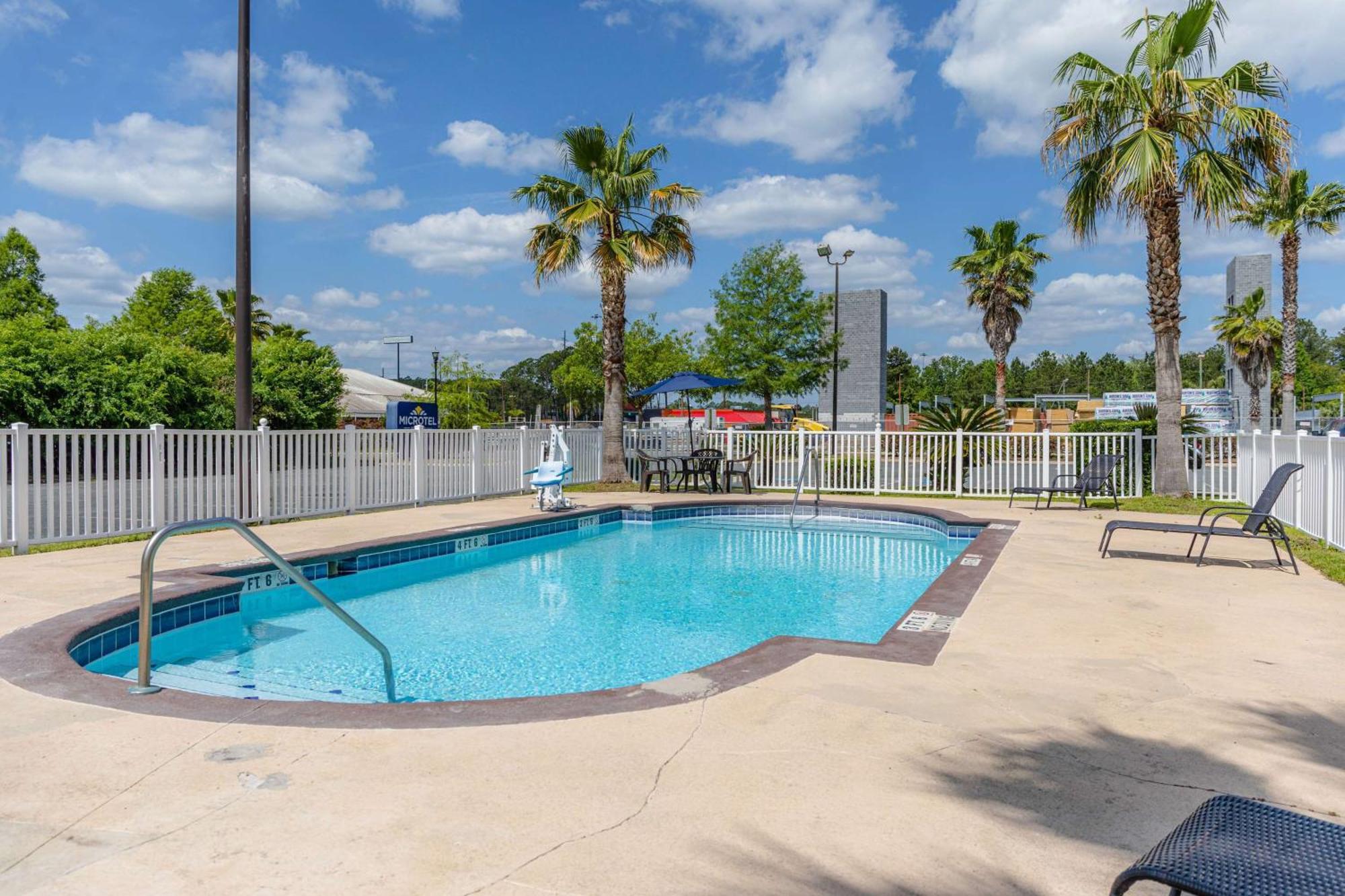 Microtel Inn & Suites By Wyndham Kingsland Naval Base I-95 Buitenkant foto