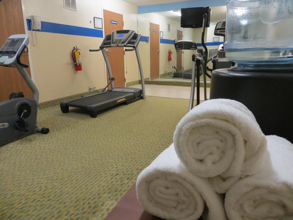 Microtel Inn & Suites By Wyndham Kingsland Naval Base I-95 Buitenkant foto